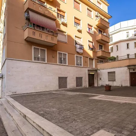 Apartment Domus Heroas Near Vatican Rome
